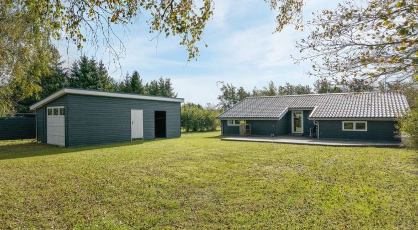 Photo of "Erhardt" - 800m from the sea