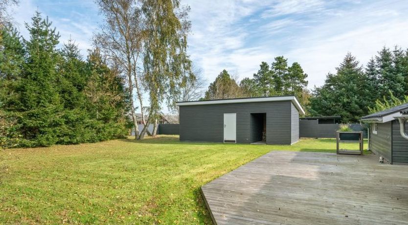 Photo of "Erhardt" - 800m from the sea