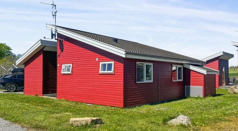 Photo of "Carlie" - 2.8km from the sea