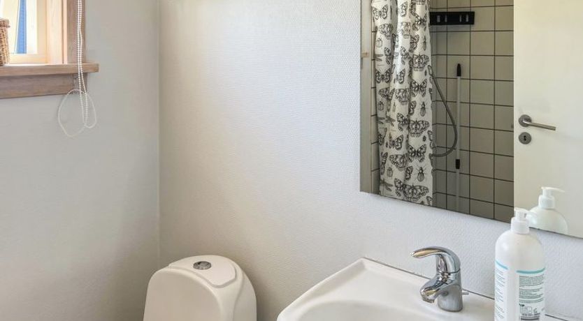 Photo of "Carlie" - 2.8km from the sea