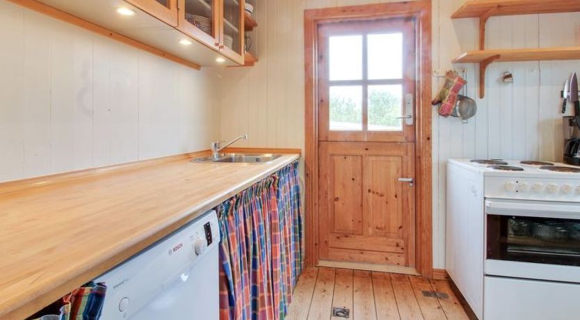 Photo of "Jon" - 400m from the sea