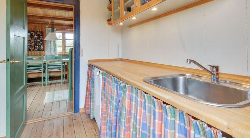 Photo of "Jon" - 400m from the sea