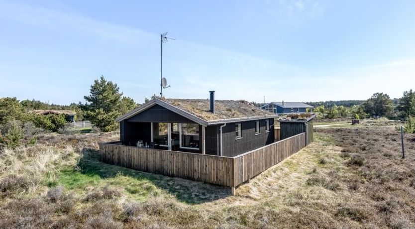 Photo of "Sara" - 2.5km from the sea