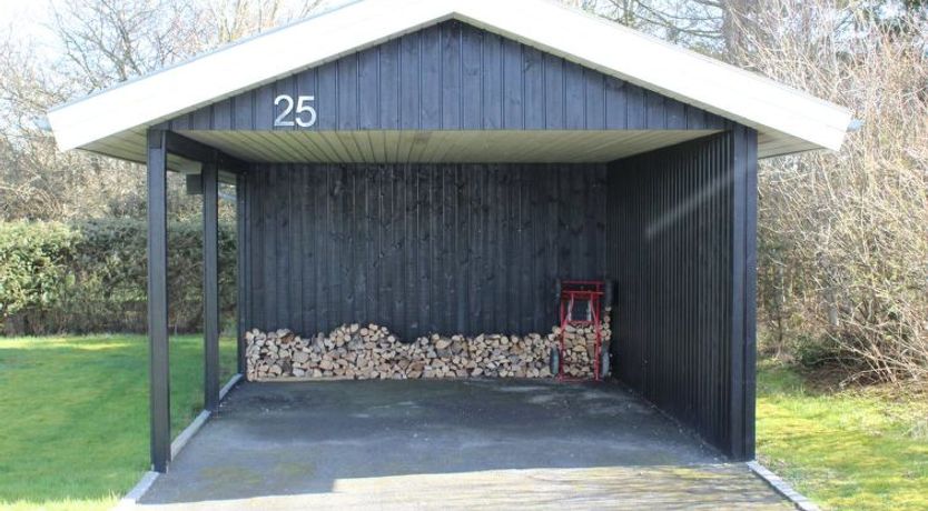 Photo of "Tayler" - 1.8km from the sea