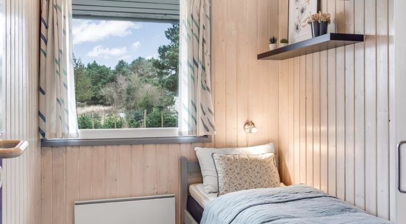 Photo of "Gunvor" - 1km from the sea