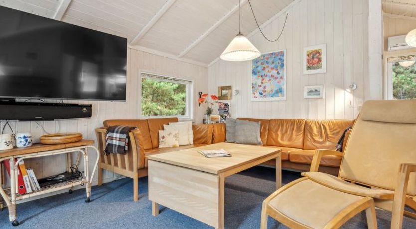 Photo of "Alaine" - 850m from the sea