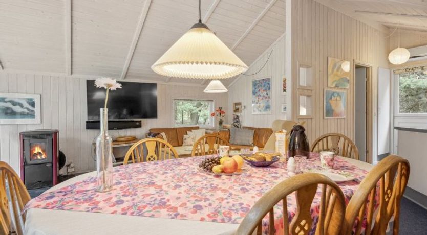 Photo of "Alaine" - 850m from the sea