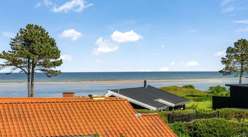 Photo of "Stamen" - 200m from the sea