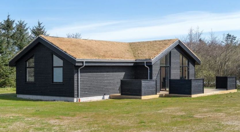 Photo of "Bentine" - 1.6km from the sea