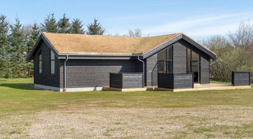 Photo of "Bentine" - 1.6km from the sea