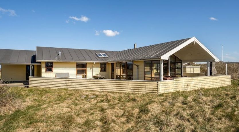 Photo of "Fam" - 300m from the sea