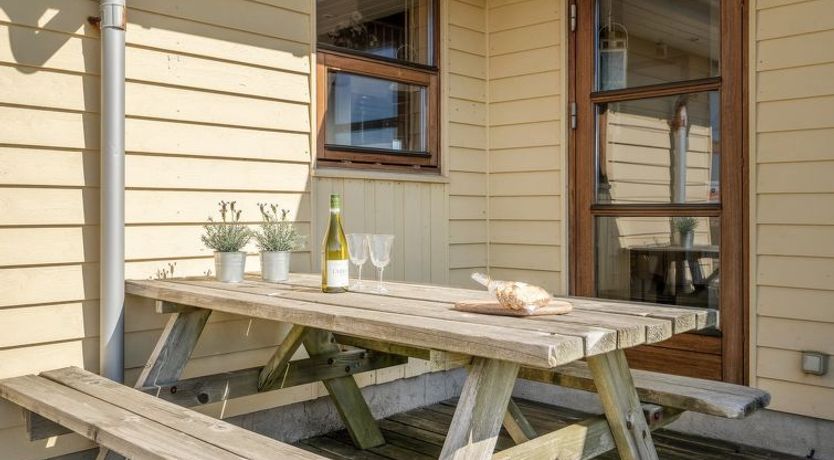 Photo of "Fam" - 300m from the sea