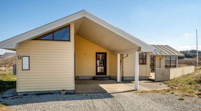 Photo of "Fam" - 300m from the sea