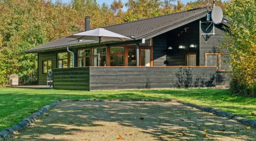 Photo of "Mourits" - 1.2km from the sea