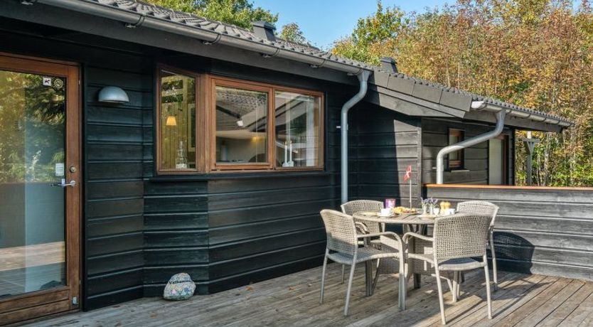 Photo of "Mourits" - 1.2km from the sea