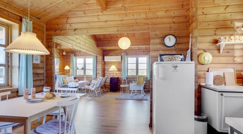 Photo of "Elea" - 394m from the sea