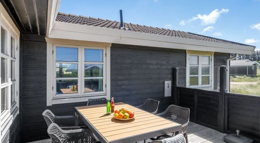 Photo of "Elea" - 394m from the sea