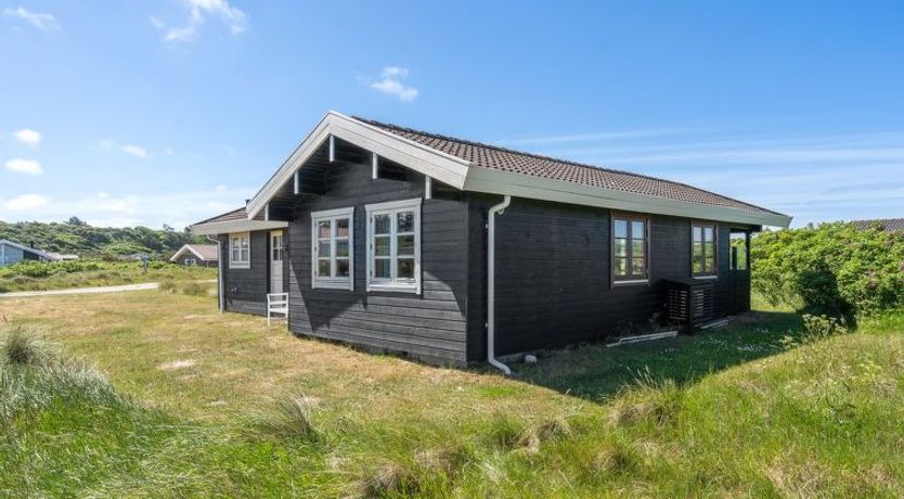 Photo of "Elea" - 394m from the sea