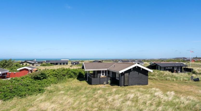 Photo of "Elea" - 394m from the sea