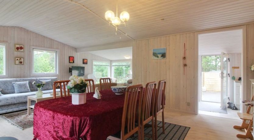 Photo of "Elmer" - 400m from the sea