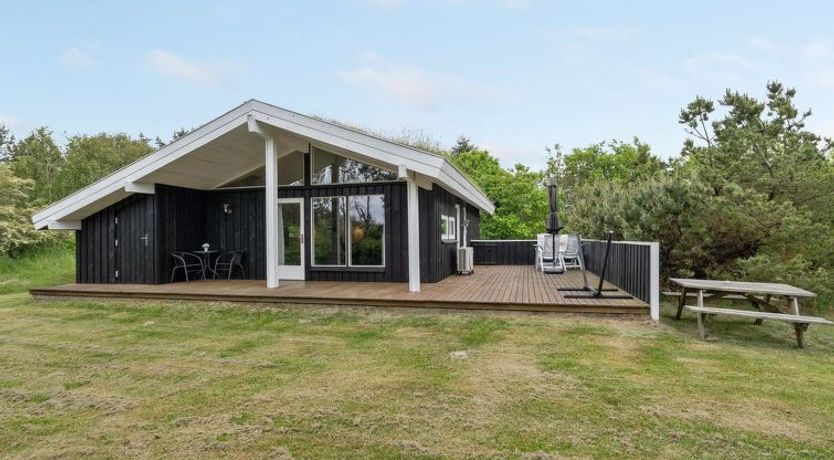 Photo of "Evan" - 1.3km from the sea