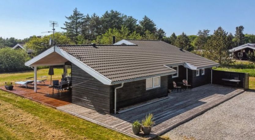 Photo of "Hampus" - 500m from the sea