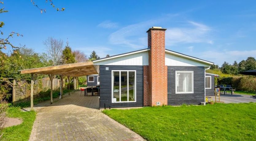 Photo of "Yorick" - 1km from the sea