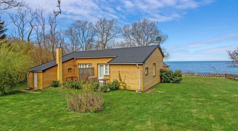 Photo of "Alfred" - 25m from the sea