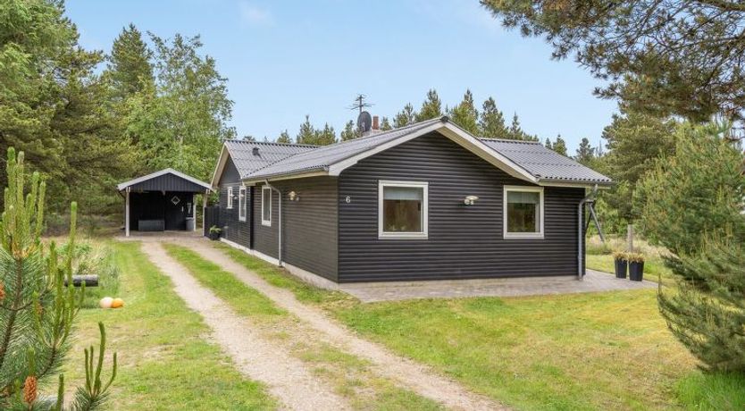 Photo of "Bjarka" - 2.9km from the sea