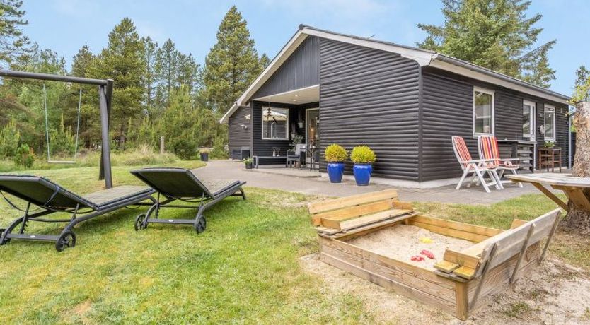 Photo of "Bjarka" - 2.9km from the sea