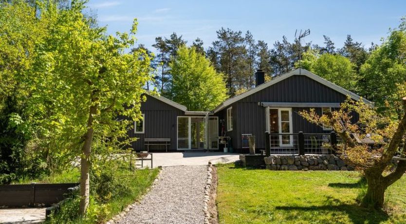 Photo of "Hunding" - 7km from the sea