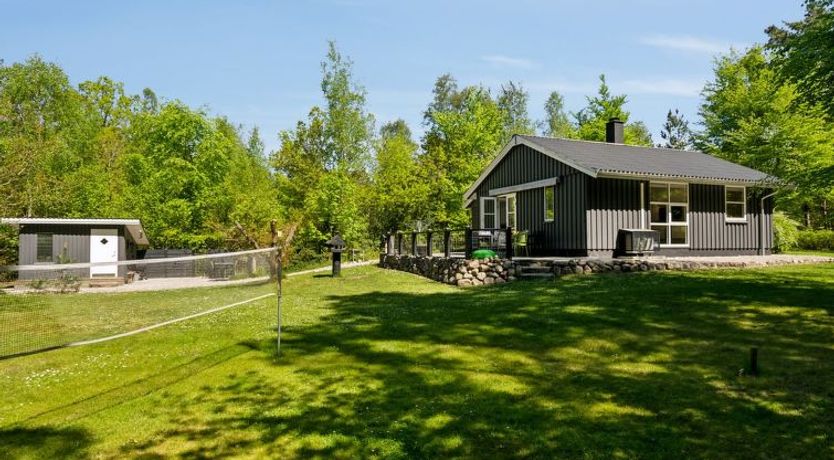 Photo of "Hunding" - 7km from the sea