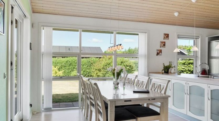 Photo of "Bertram" - 1.9km from the sea