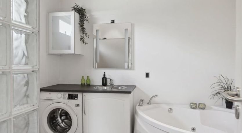 Photo of "Bertram" - 1.9km from the sea