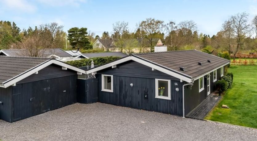 Photo of "Clarabelle" - 700m from the sea