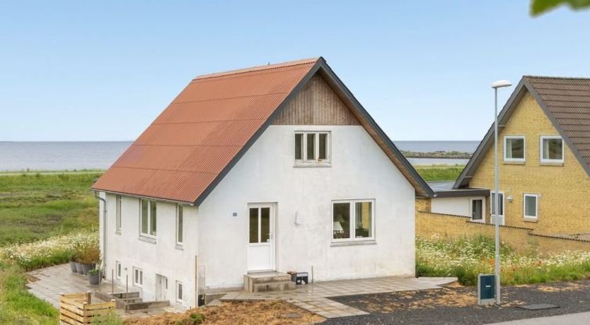 Photo of "Thomsen" - 200m to the inlet