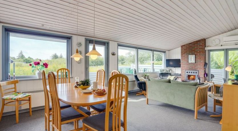 Photo of "Elise" - 800m from the sea