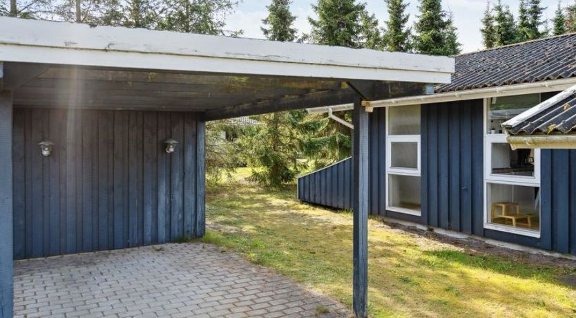 Photo of "Antoinette" - 500m from the sea