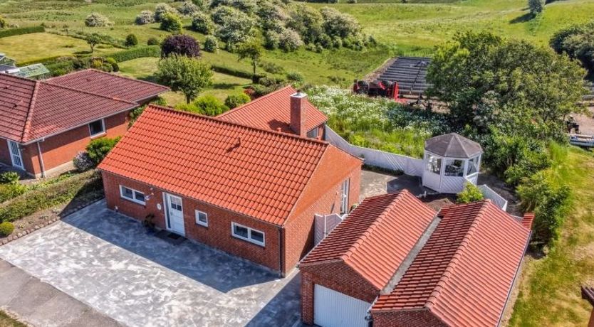 Photo of "Kiersten" - 5km from the sea