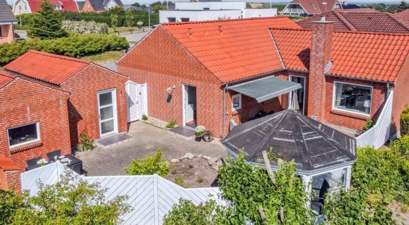 Photo of "Kiersten" - 5km from the sea