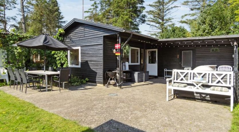 Photo of "Annamie" - 650m from the sea