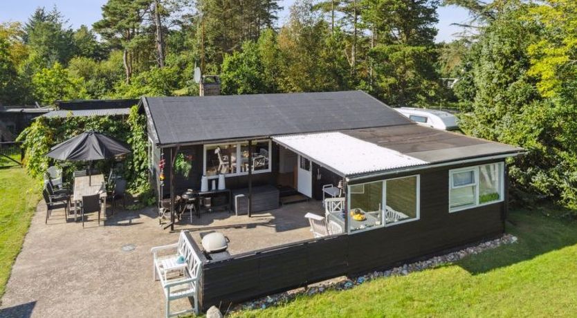 Photo of "Annamie" - 650m from the sea