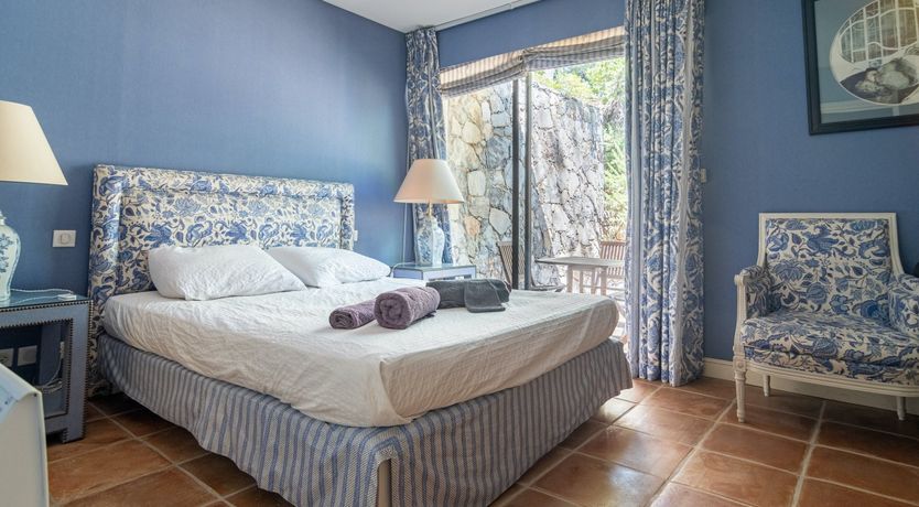 Photo of Lemon & Garlic