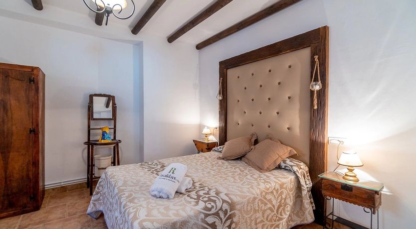 Photo of Silver & Pearl