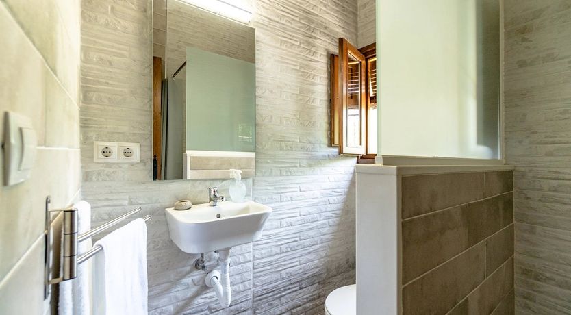 Photo of Silver & Pearl