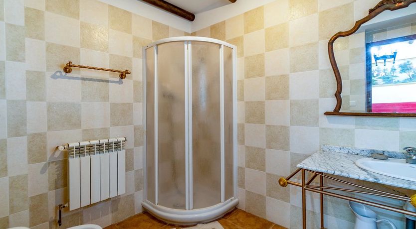 Photo of Silver & Pearl