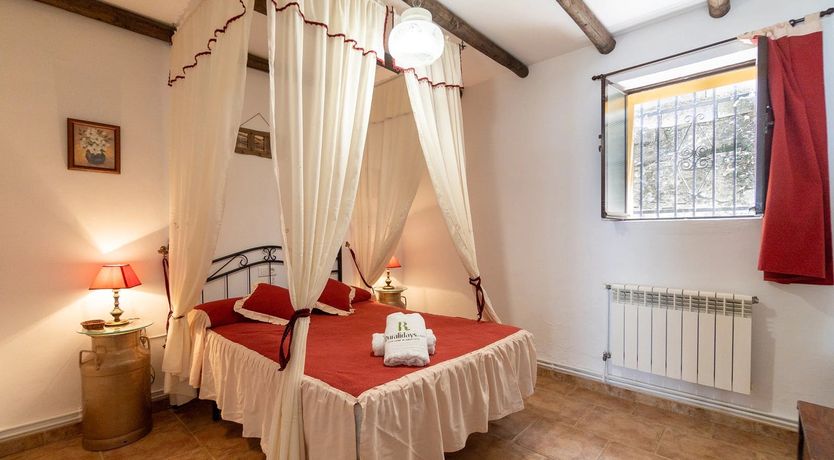 Photo of Silver & Pearl