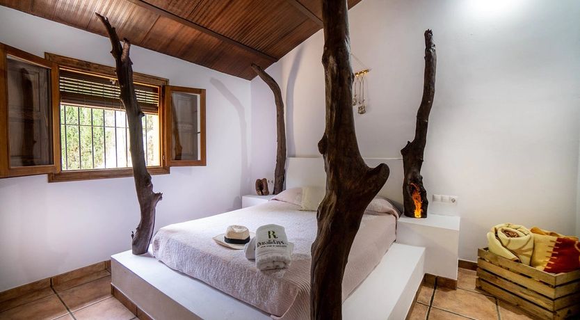 Photo of Silver & Pearl