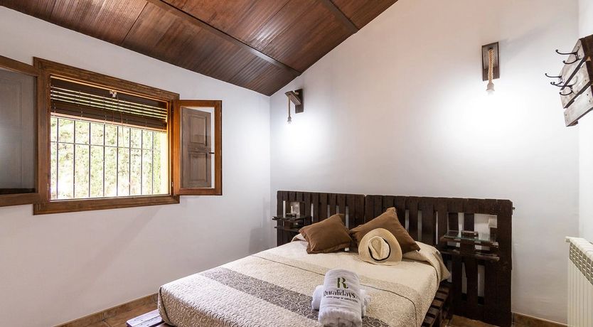 Photo of Silver & Pearl