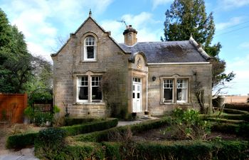 A Cosy Shade of Green Holiday Cottage